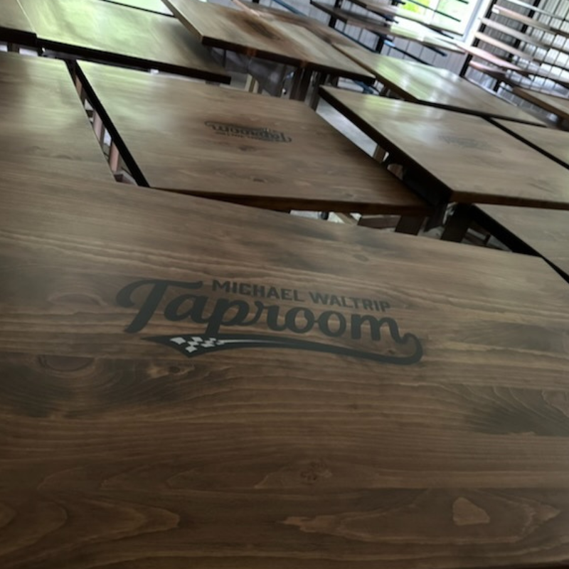 Custom Logo Solid Wood Restaurant Table Tops